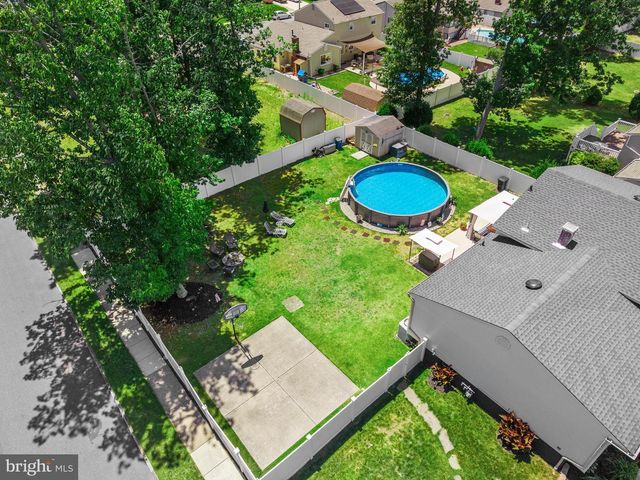 1049 STANDISH DR, Blackwood, NJ 08012