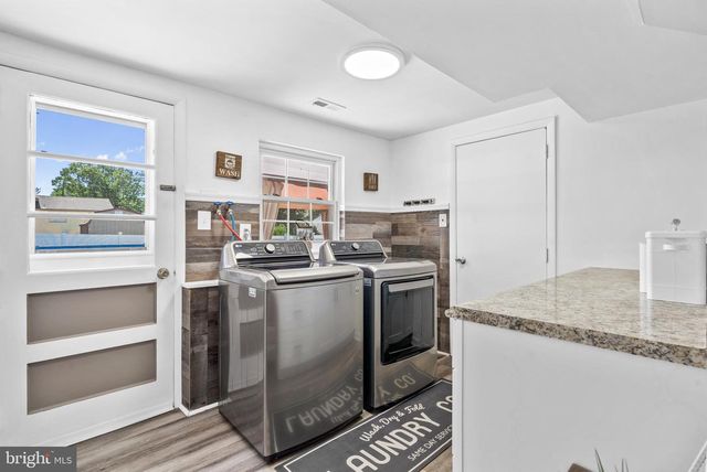 1049 STANDISH DR, Blackwood, NJ 08012