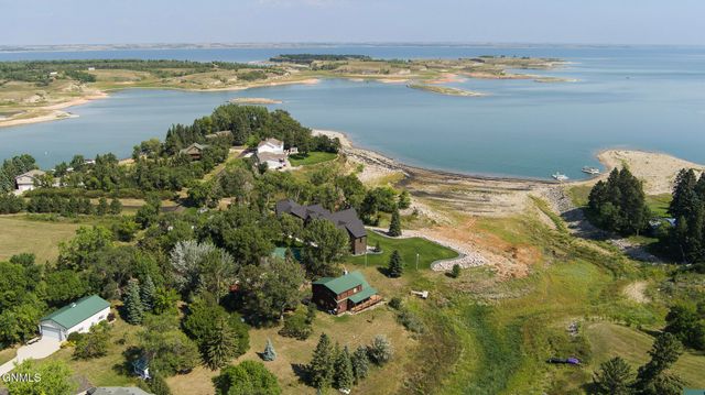 781 44th Avenue NW, Hazen, ND 58545
