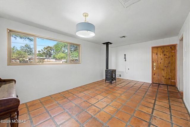 1049 E West Circle Drive, Tucson, AZ 85719