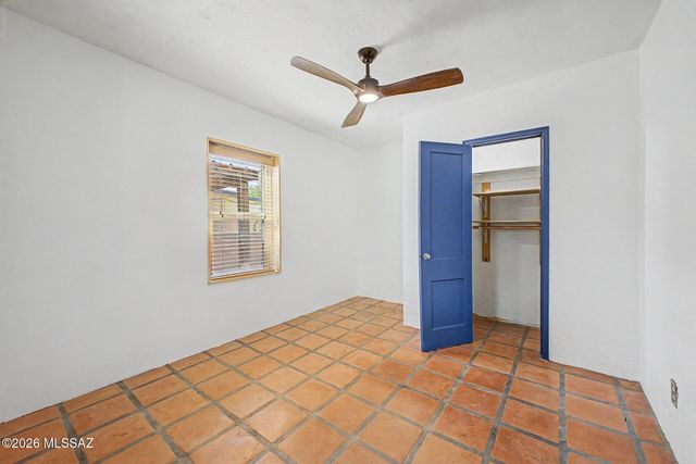 1049 E West Circle Drive, Tucson, AZ 85719
