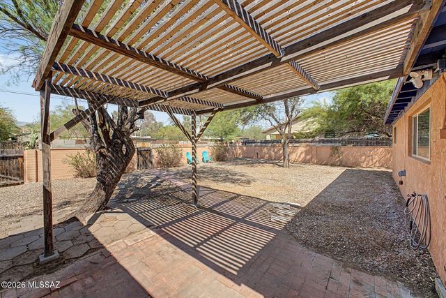 1049 E West Circle Drive, Tucson, AZ 85719