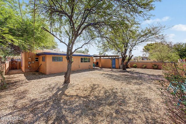 1049 E West Circle Drive, Tucson, AZ 85719
