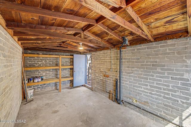 1049 E West Circle Drive, Tucson, AZ 85719