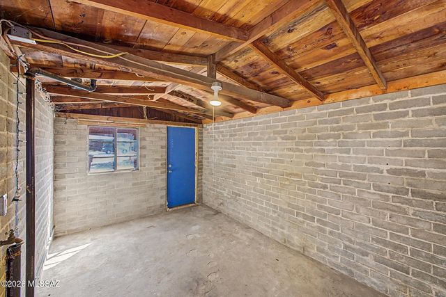 1049 E West Circle Drive, Tucson, AZ 85719