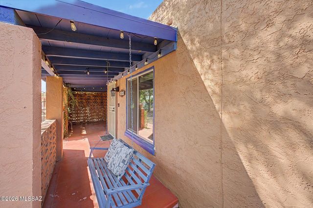 1049 E West Circle Drive, Tucson, AZ 85719