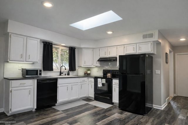 3821 Dunning Road, Rochester Hills, MI 48309
