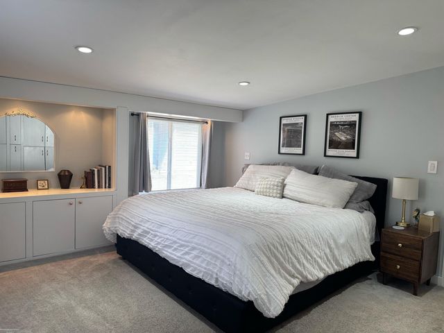 3821 Dunning Road, Rochester Hills, MI 48309