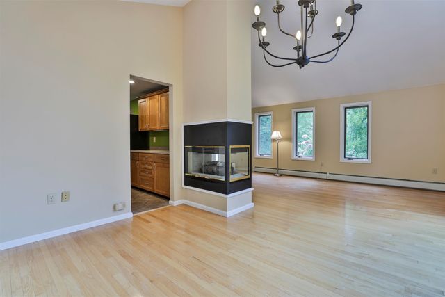 34 Joanne Drive, Hooksett, NH 03106