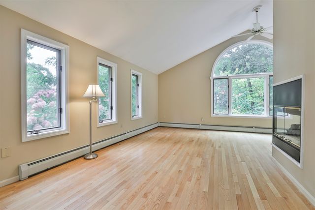34 Joanne Drive, Hooksett, NH 03106