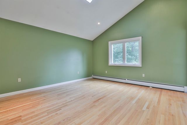 34 Joanne Drive, Hooksett, NH 03106