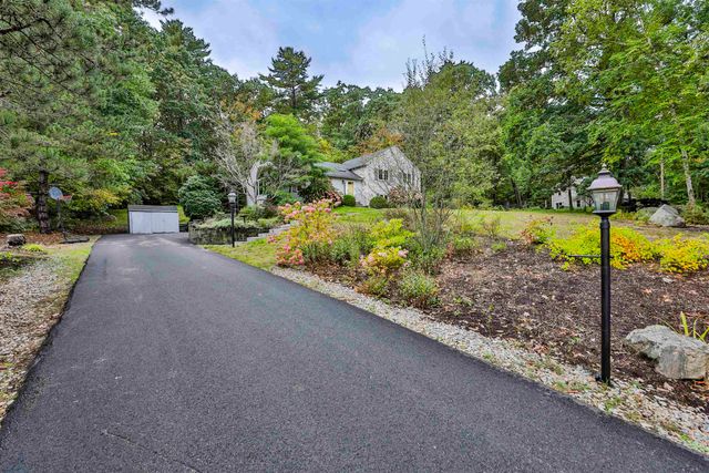 34 Joanne Drive, Hooksett, NH 03106