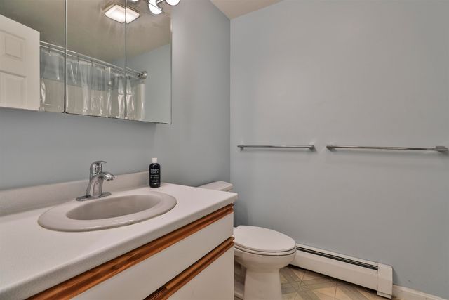 34 Joanne Drive, Hooksett, NH 03106