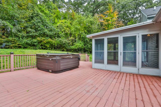34 Joanne Drive, Hooksett, NH 03106