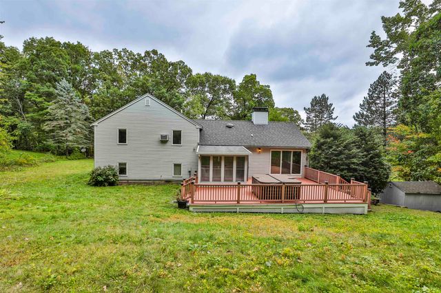 34 Joanne Drive, Hooksett, NH 03106