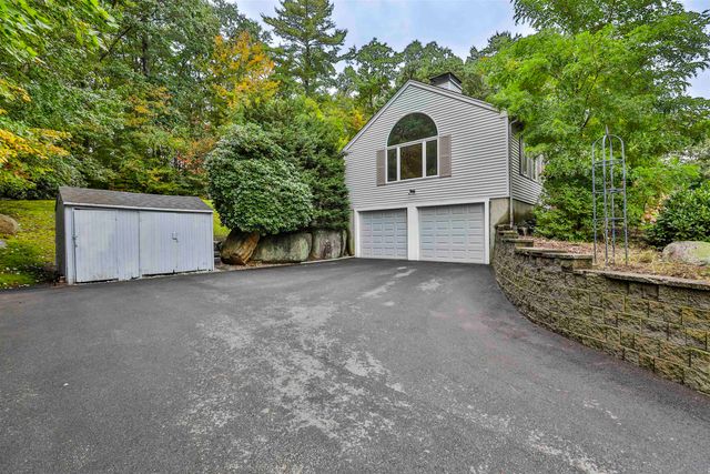 34 Joanne Drive, Hooksett, NH 03106