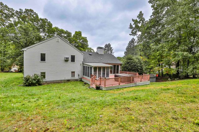 34 Joanne Drive, Hooksett, NH 03106