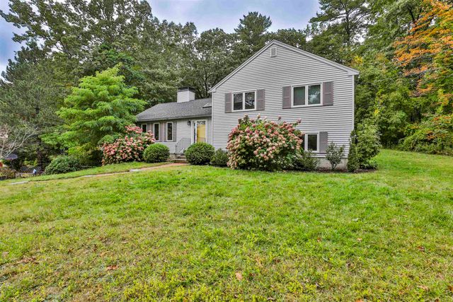 34 Joanne Drive, Hooksett, NH 03106