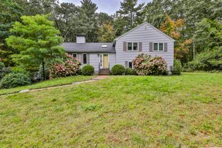 34 Joanne Drive, Hooksett, NH 03106