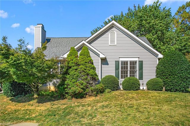 807 Meadowstone Drive, Winston-salem, NC 27104