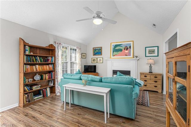 807 Meadowstone Drive, Winston-salem, NC 27104