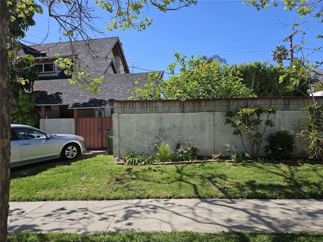2642 Manning Avenue, Los Angeles, CA 90064