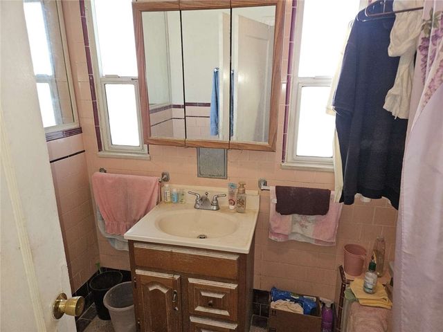 2642 Manning Avenue, Los Angeles, CA 90064