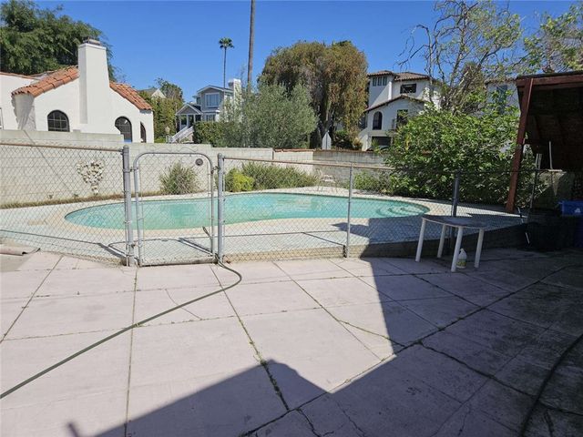 2642 Manning Avenue, Los Angeles, CA 90064