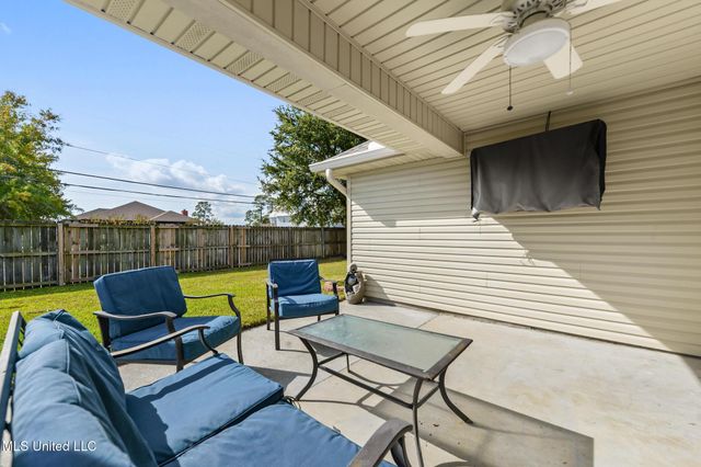 10555 Pak Cove, Biloxi, MS 39532