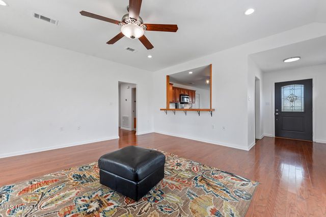 10555 Pak Cove, Biloxi, MS 39532