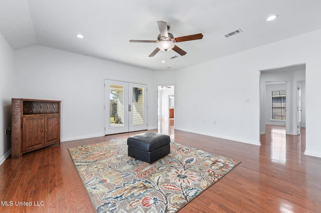 10555 Pak Cove, Biloxi, MS 39532