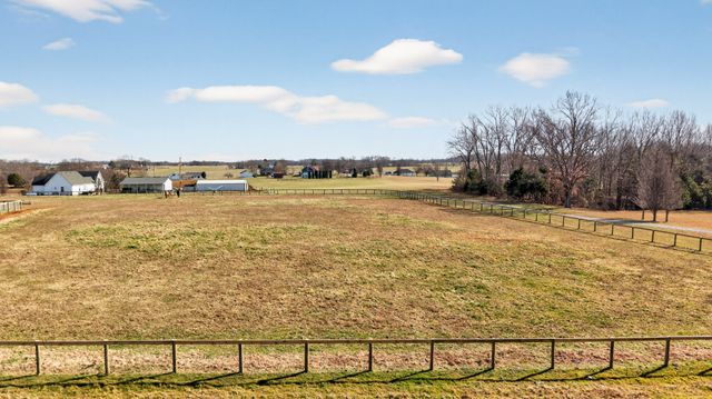 307 Martin Chapel Rd, Portland, TN 37148