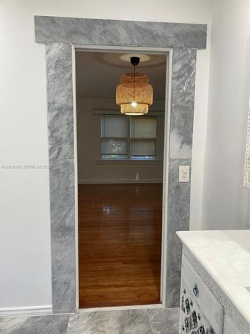 8238 NE 9th Ave, Miami, FL 33138