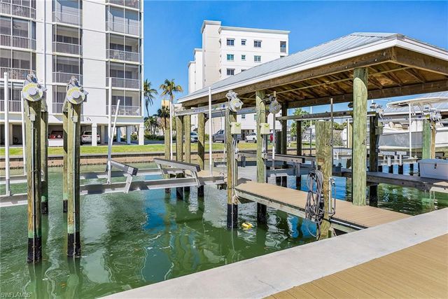 4265 Bay Beach LN 522, Fort Myers Beach, FL 33931