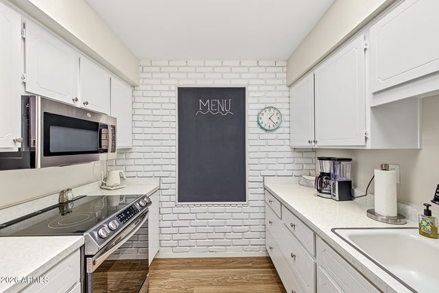 9907 W HAWTHORN Drive, Sun City, AZ 85351