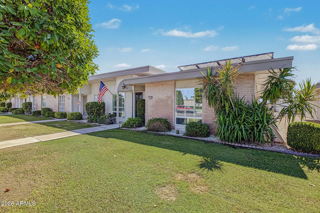 9907 W HAWTHORN Drive, Sun City, AZ 85351 — photo 2