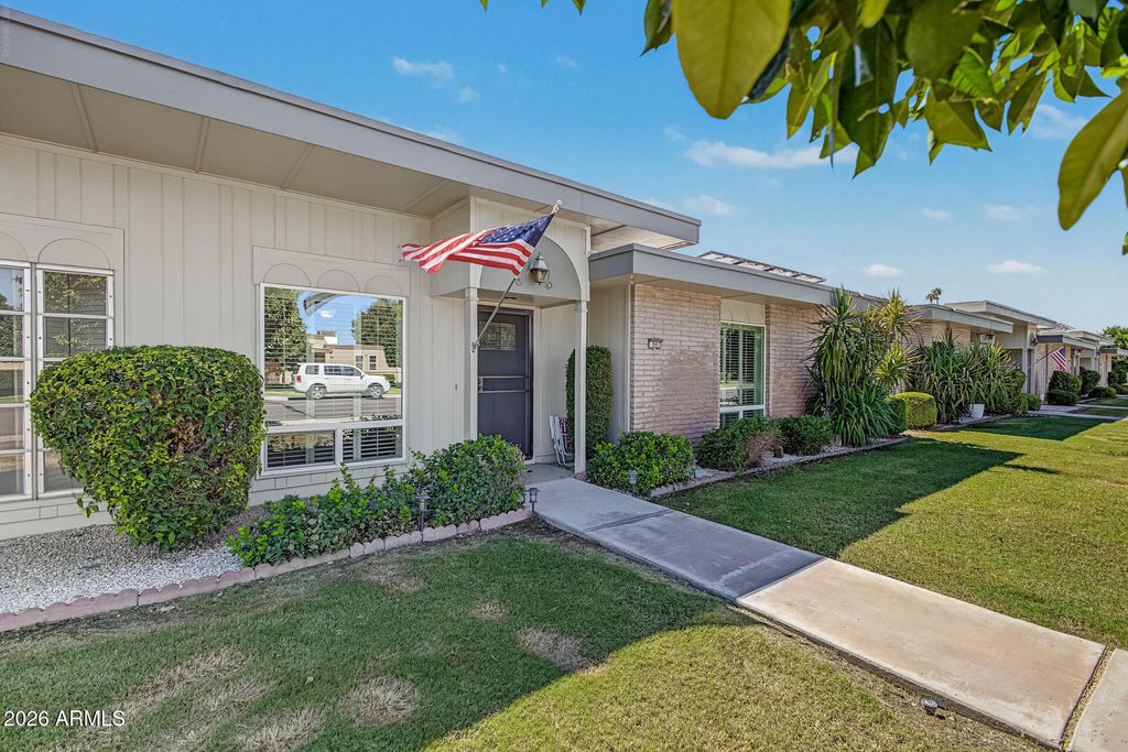 9907 W HAWTHORN Drive, Sun City, AZ 85351 — photo 3