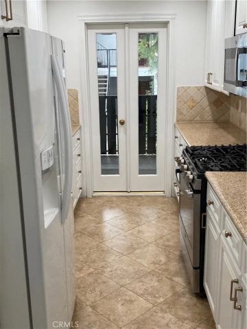 18645 Hatteras 278, Tarzana, CA 91356