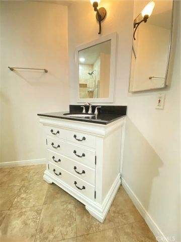 18645 Hatteras 278, Tarzana, CA 91356