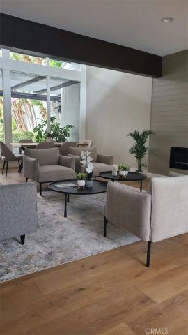 18645 Hatteras 278, Tarzana, CA 91356