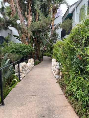 18645 Hatteras 278, Tarzana, CA 91356