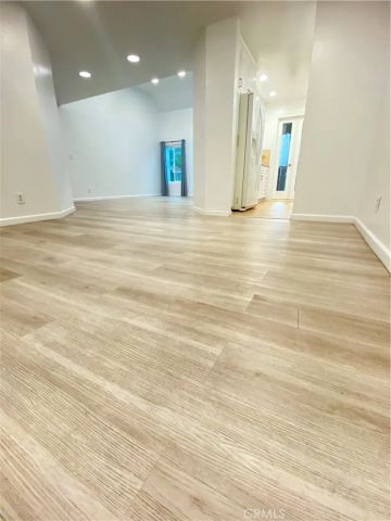 18645 Hatteras 278, Tarzana, CA 91356