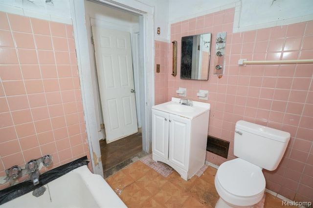 612 Lakewood Street, Detroit, MI 48215