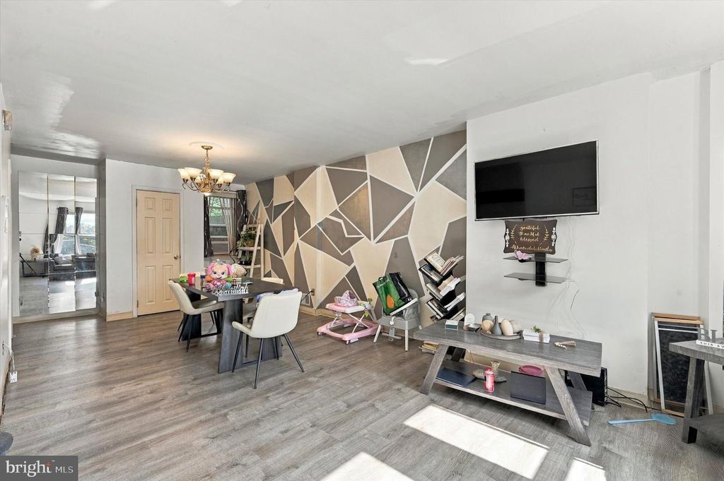 337 E HAINES ST, PHILADELPHIA, PA 19144 — photo 2