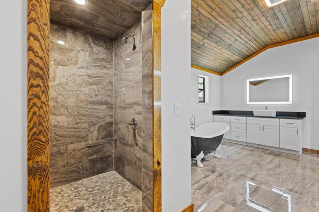 516 County Road 27450, Honey Grove, TX 75446