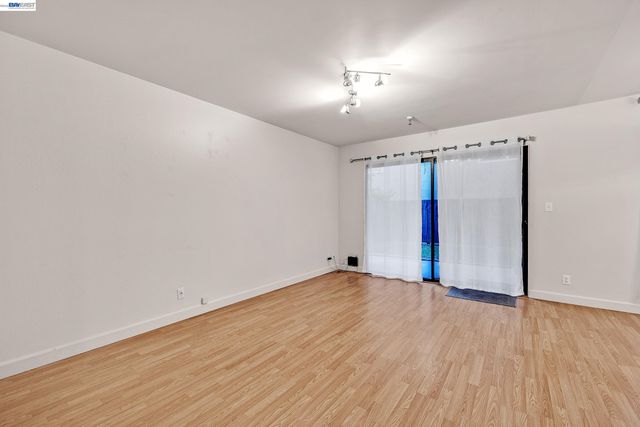 771 Kingston Ave 104, Oakland, CA 94611