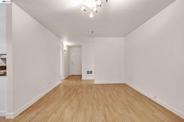 771 Kingston Ave 104, Oakland, CA 94611