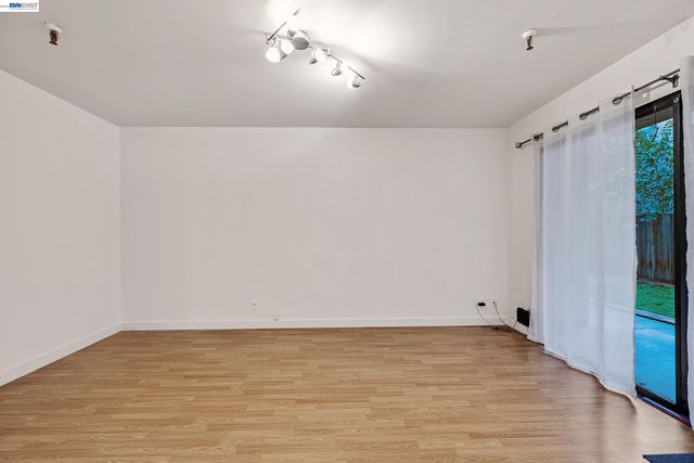 771 Kingston Ave 104, Oakland, CA 94611