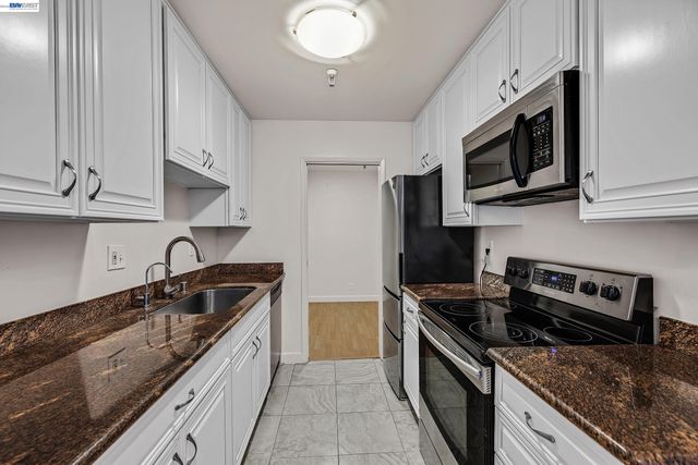 771 Kingston Ave 104, Oakland, CA 94611