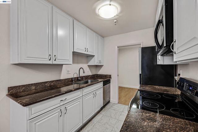 771 Kingston Ave 104, Oakland, CA 94611